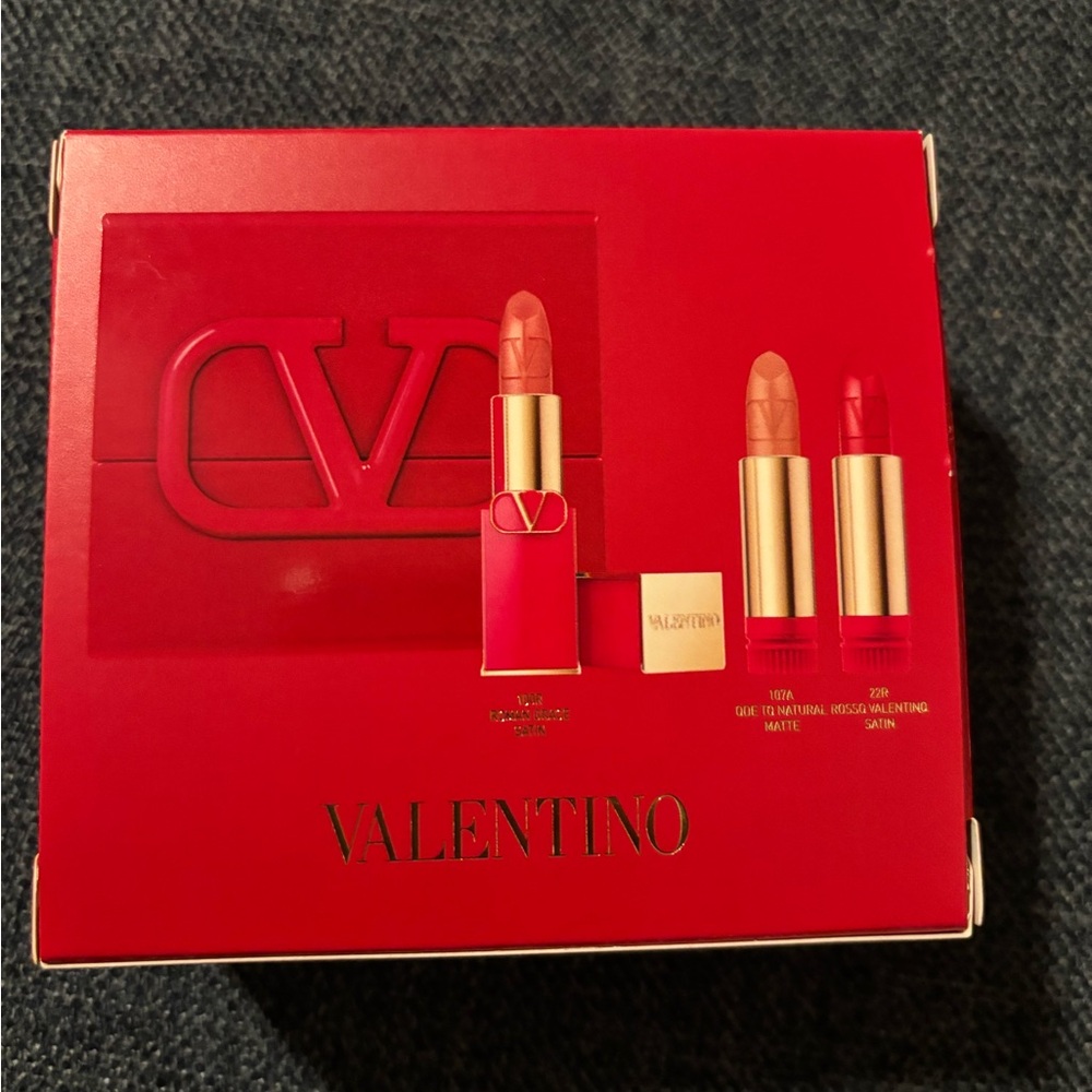 Valentino Couture 3-Piece Full Size Lipstick Set in Hard Mirror Case BNIB - Picture 11 of 15